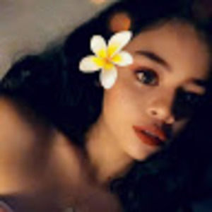 Meet your Posher, Alejandra